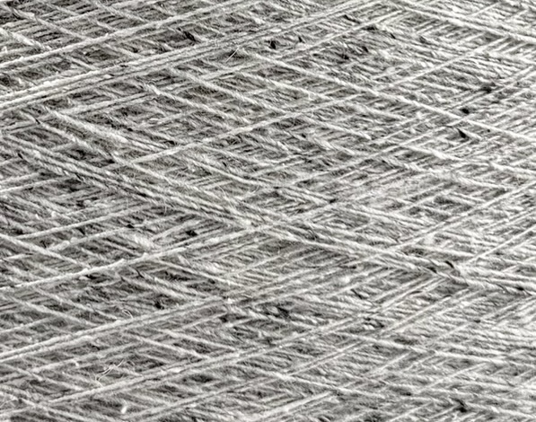 Zimpfer Wolle Selezione Art. Cardiff Tweed Nm 1/10500 – Merino Seide Garn col. Hellgrau